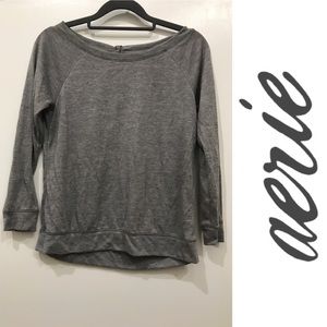 NWOT AERIE GREY L/S TEE W/ DIAMOND BUTTONS ON BACK